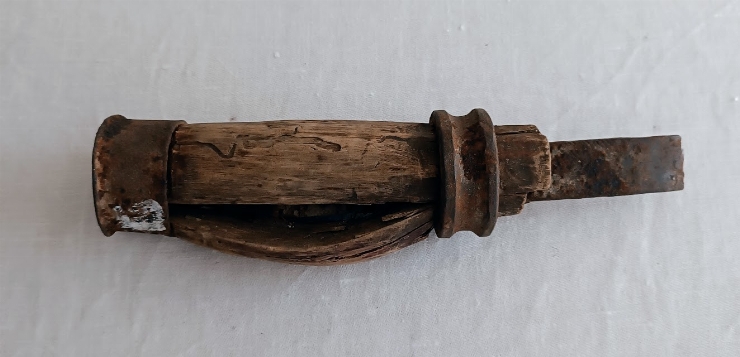 Ocupații,  ustensile,  unelte.   Daltă