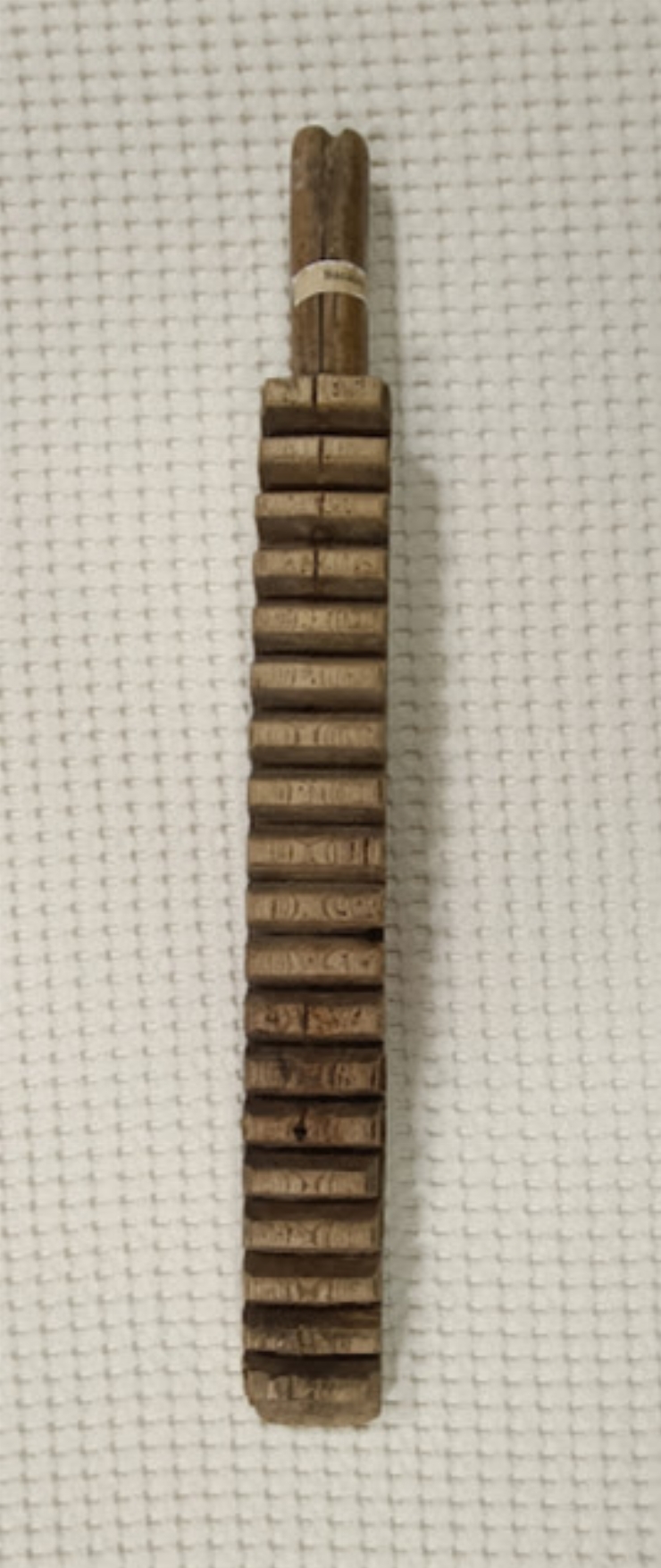 Ustensile casnice. Bătător pentru rufe