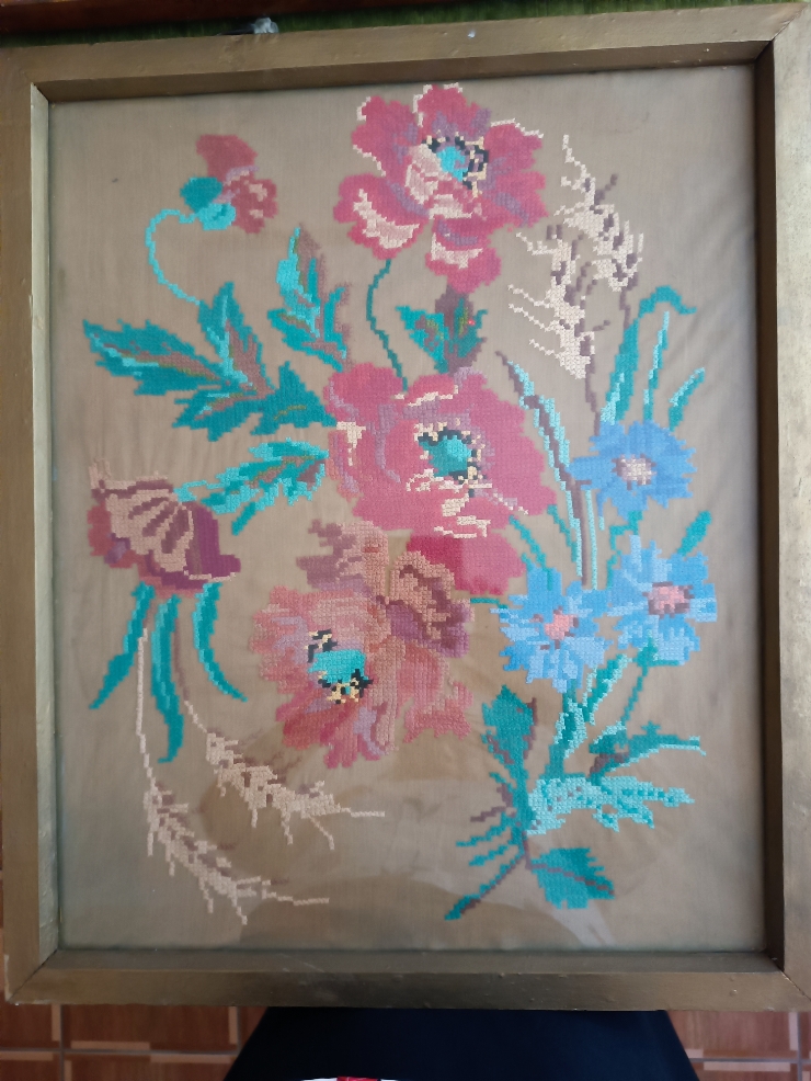        Goblen  ,, Trandafiri cu spice ”