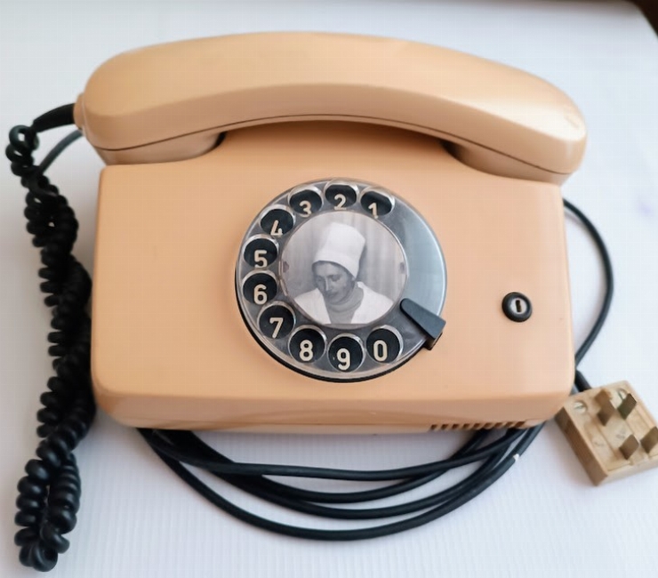 ȘTT   Aparat de telefon 