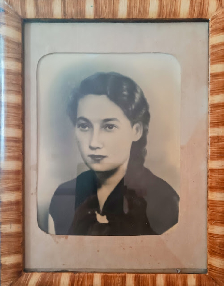 Fotografie  de  portret.   Aglaida   Gorun