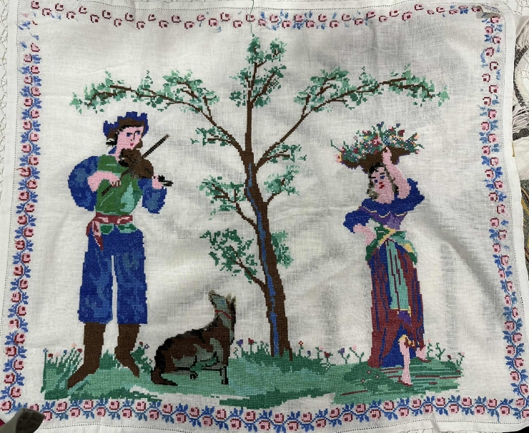 Cusutură decorativă „Muzicantele”
