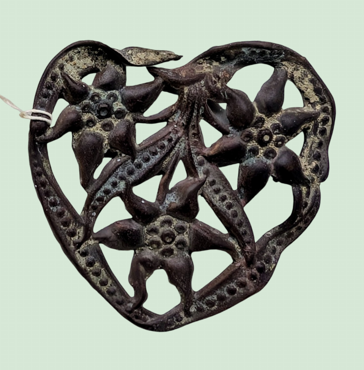 Aplică de metal