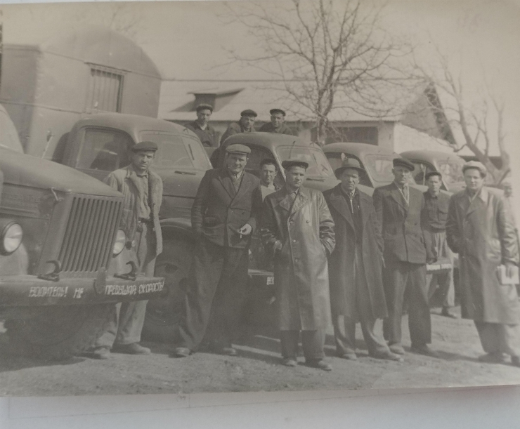 Fotografia mașinile trec testarea tehnică 